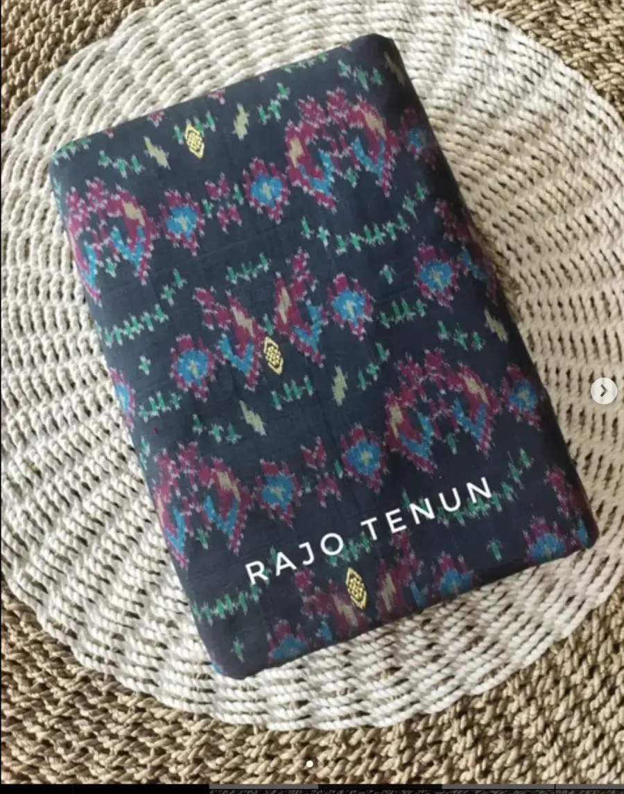 Kain Blongket Warna Warni